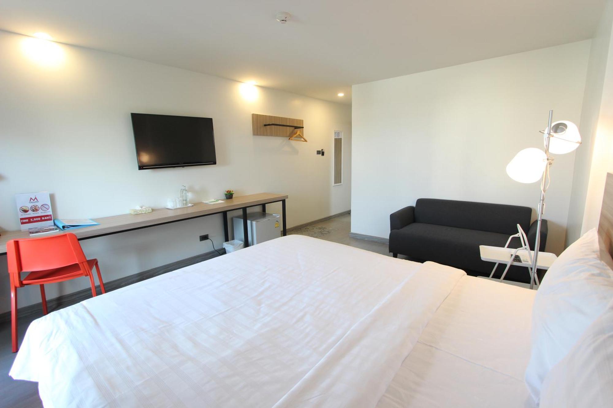 Mgrand Hotel Roi Et Luaran gambar